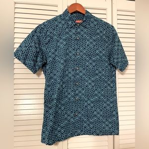Blue Tori Richard’s aloha shirt